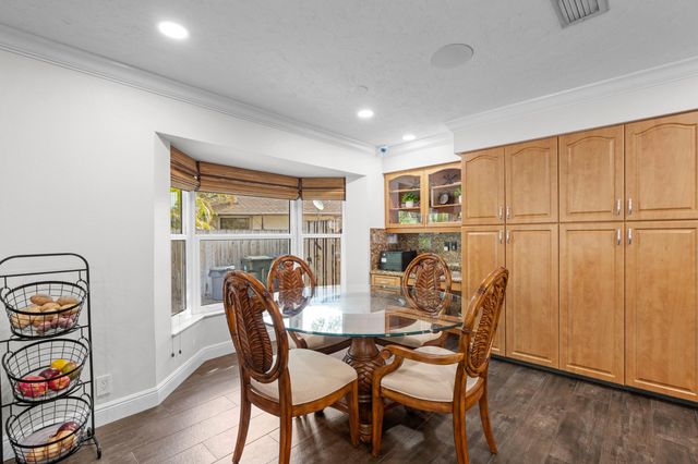 551 Kingsbury Terrace, Wellington, FL 33414