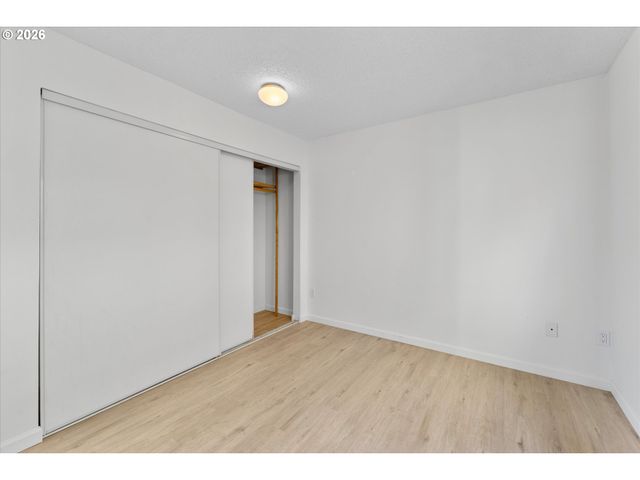 3515 Sw BARBUR Blvd R-1, Portland, OR 97239