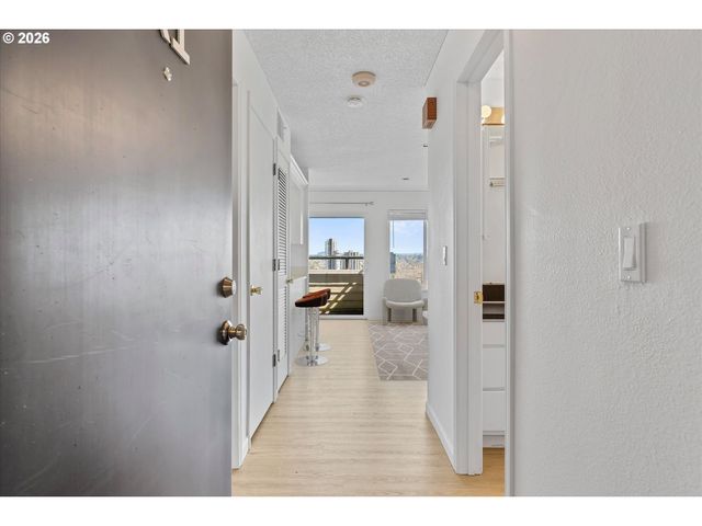 3515 Sw BARBUR Blvd R-1, Portland, OR 97239