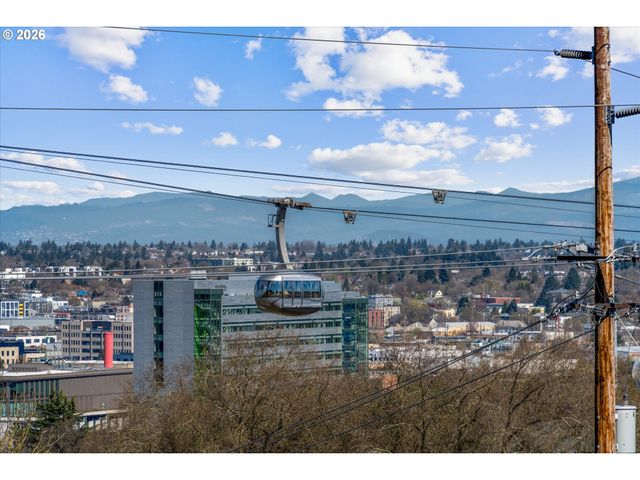 3515 Sw BARBUR Blvd R-1, Portland, OR 97239