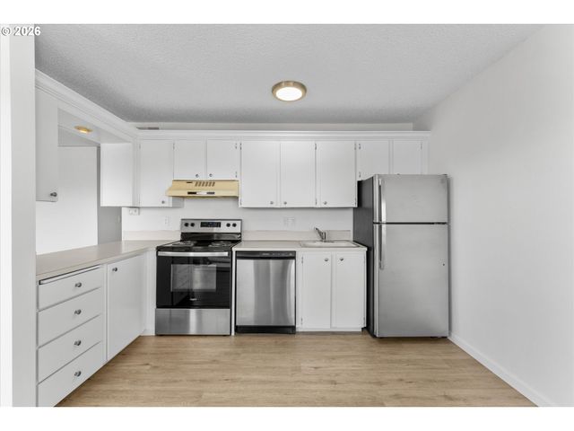 3515 Sw BARBUR Blvd R-1, Portland, OR 97239