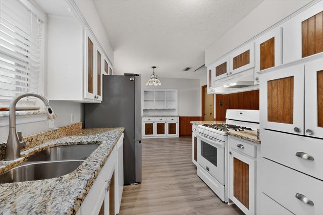 2609 Brook Hollow Lane, Mesquite, TX 75150