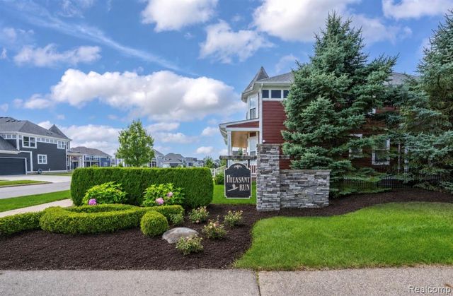 54446 Brenda Drive, Macomb, MI 48042