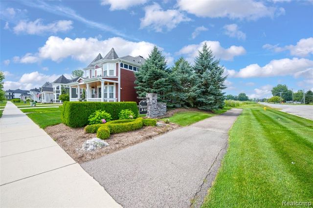 54446 Brenda Drive, Macomb, MI 48042