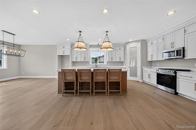 54446 Brenda Drive, Macomb, MI 48042