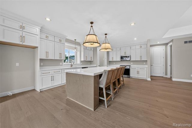 54446 Brenda Drive, Macomb, MI 48042