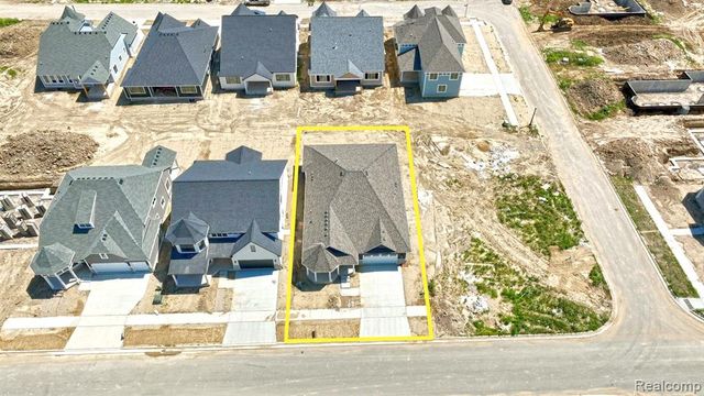 54446 Brenda Drive, Macomb, MI 48042