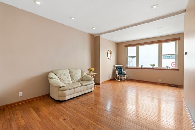 4010 N Octavia Avenue, Norridge, IL 60706