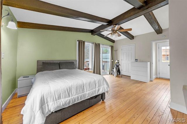 7044 Holly Hills Avenue, St Louis, MO 63123