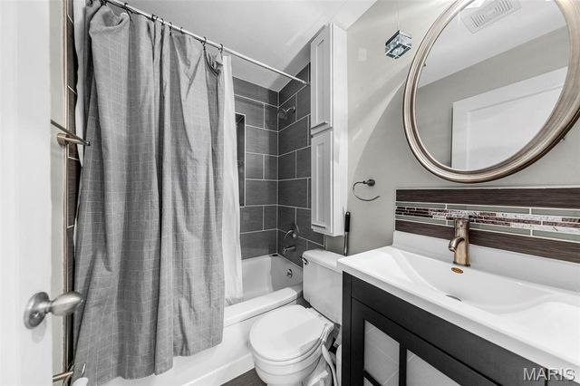 7044 Holly Hills Avenue, St Louis, MO 63123