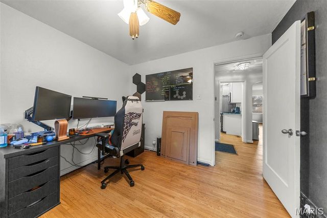 7044 Holly Hills Avenue, St Louis, MO 63123