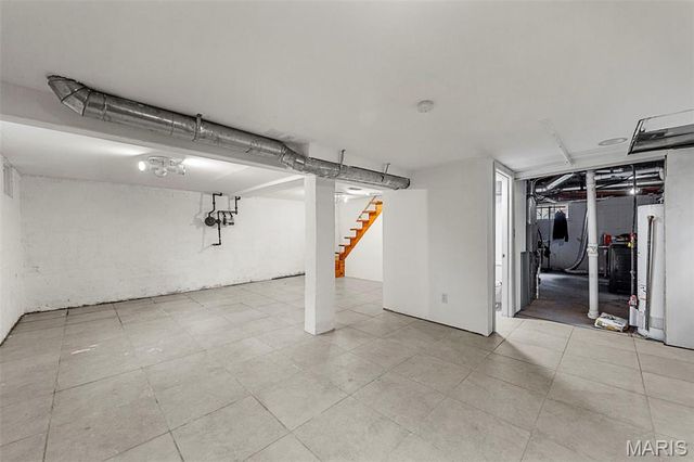 7044 Holly Hills Avenue, St Louis, MO 63123