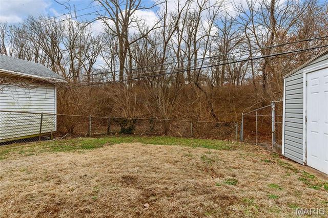 7044 Holly Hills Avenue, St Louis, MO 63123