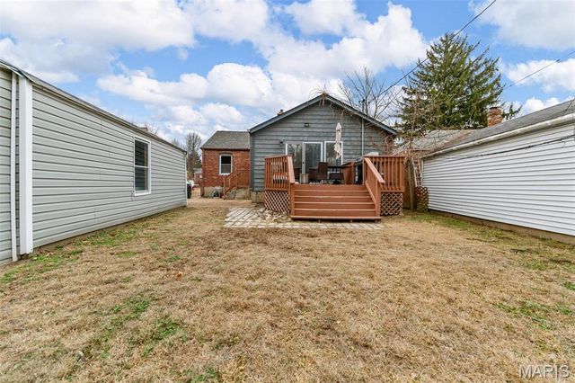 7044 Holly Hills Avenue, St Louis, MO 63123