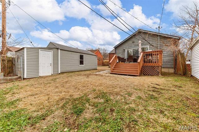 7044 Holly Hills Avenue, St Louis, MO 63123