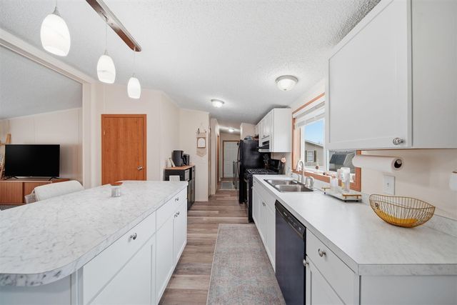 260 Storr, Adrian, MI 49221