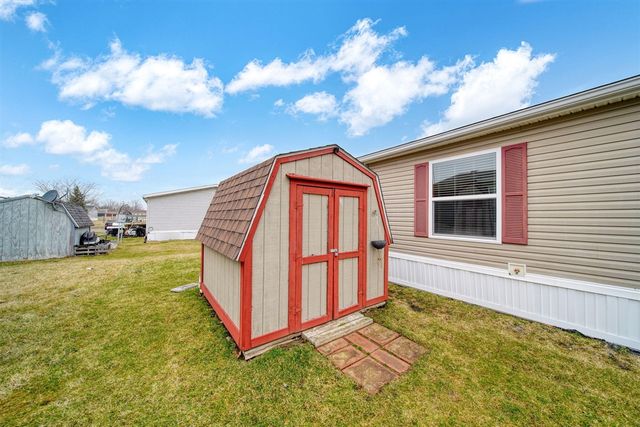 260 Storr, Adrian, MI 49221