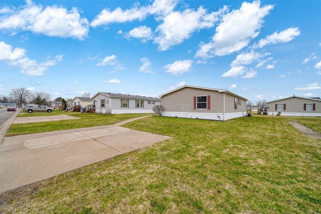 260 Storr, Adrian, MI 49221