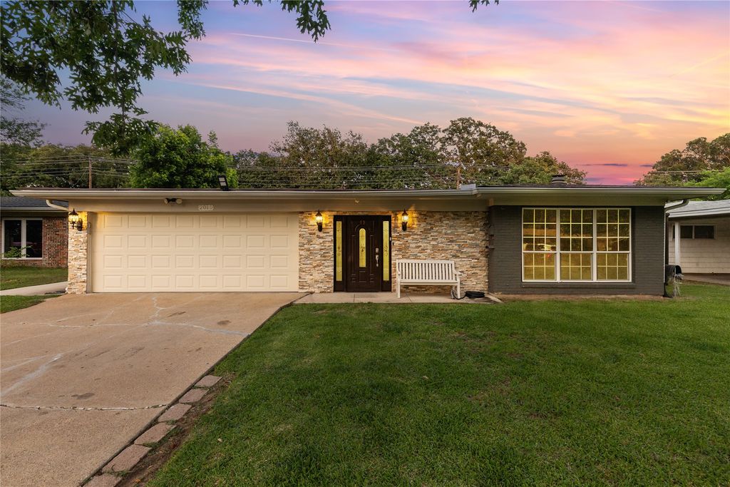 2010 William Brewster Street, Irving, TX 75061