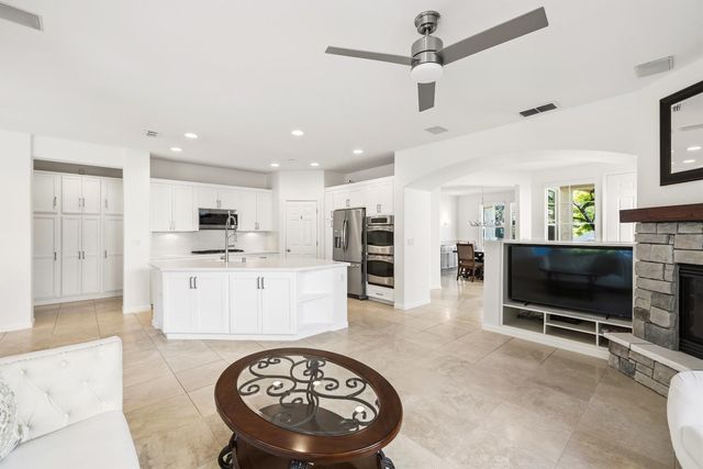 1044 Callander Way, Folsom, CA 95630