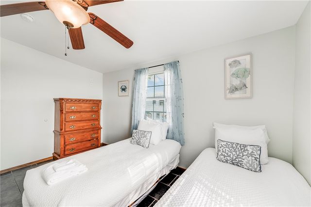 614 Sandpiper Cr, Port Aransas, TX 78373