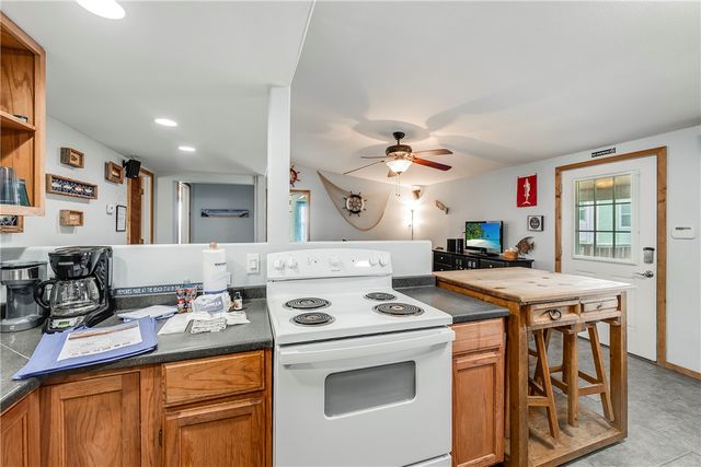 614 Sandpiper Cr, Port Aransas, TX 78373