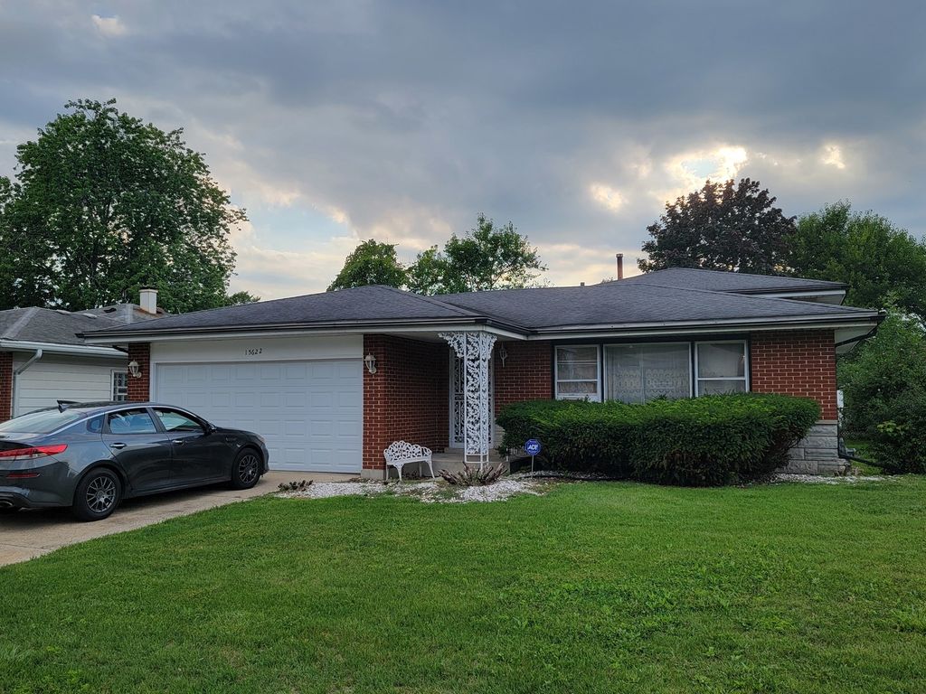 15622 Kenwood Avenue, South Holland, IL 60473