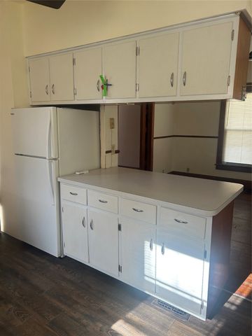 704 W 4th Street S, Newton, IA 50208