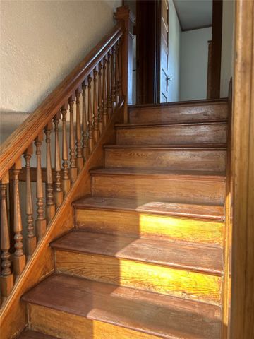 704 W 4th Street S, Newton, IA 50208