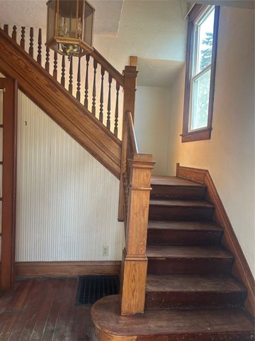 704 W 4th Street S, Newton, IA 50208