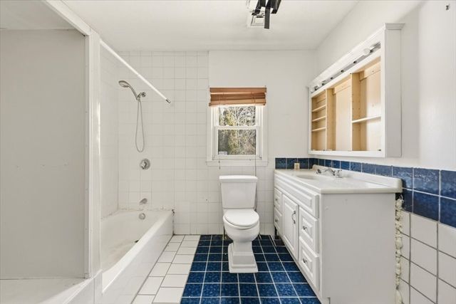 346 South, Foxboro, MA 02035