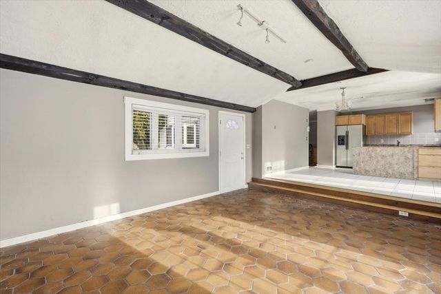 346 South, Foxboro, MA 02035