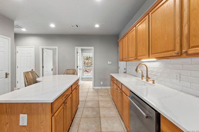 257 DEER CROSS LN, San Antonio, TX 78260