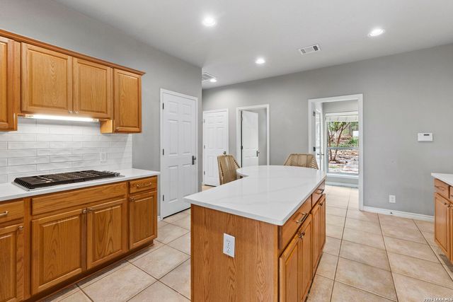 257 DEER CROSS LN, San Antonio, TX 78260
