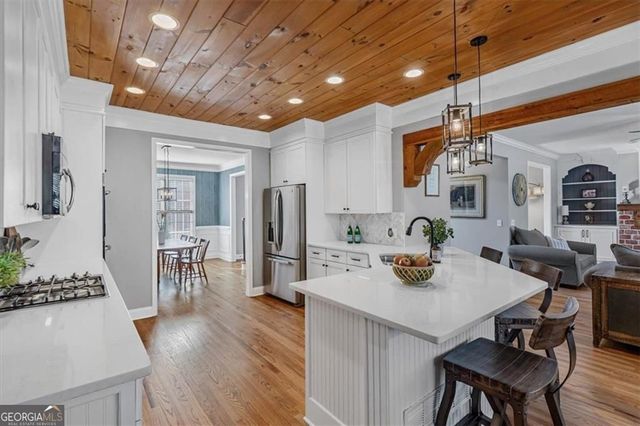 4027 Hickory Fairway Drive, Woodstock, GA 30188