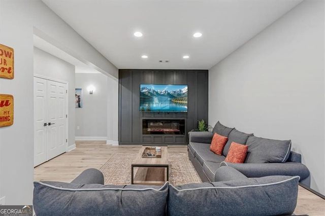 4027 Hickory Fairway Drive, Woodstock, GA 30188