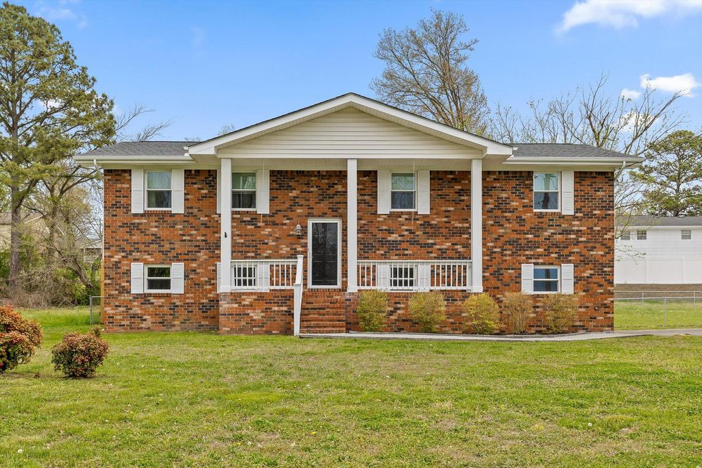 215 Battlewood Drive, Fort Oglethorpe, GA 30742