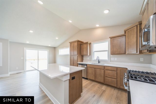 5516 NE Briarwood Drive, Ankeny, IA 50021