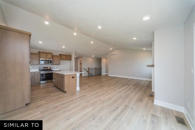 5516 NE Briarwood Drive, Ankeny, IA 50021