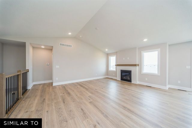 5516 NE Briarwood Drive, Ankeny, IA 50021