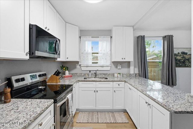 5250 FREMONT Street, Jacksonville, FL 32210