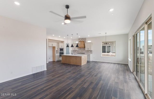 305 Rio Pinsaqui Court, El Paso, TX 79932