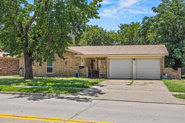 7508 Lola Drive, North Richland Hills, TX 76180