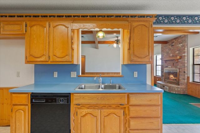 146 Indian Paint Brush, Eddy, TX 76524