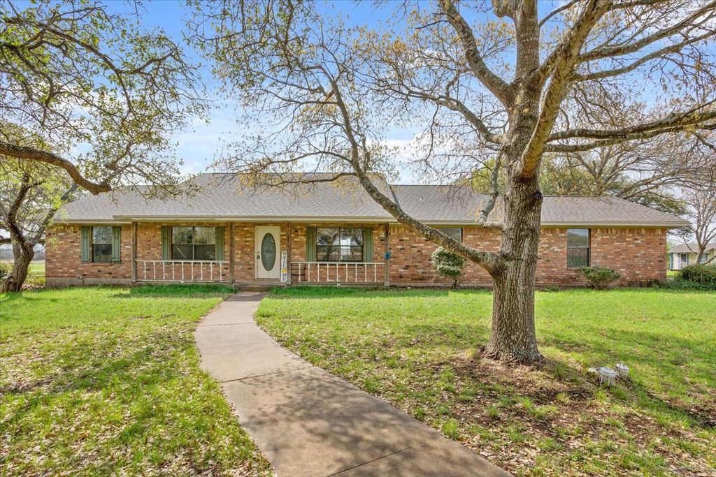 146 Indian Paint Brush, Eddy, TX 76524