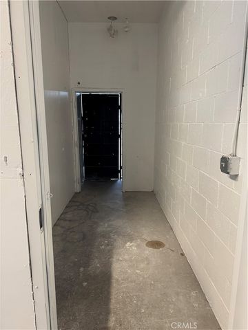 5867 Crocker, Los Angeles, CA 90003