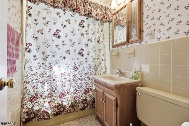 24 Jordan Ter, Dover Town, NJ 07801