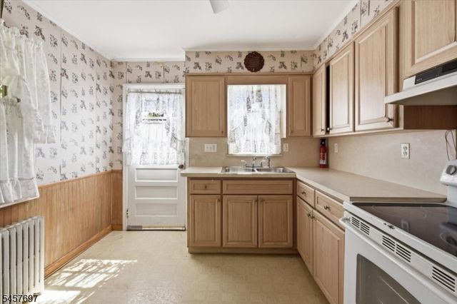 24 Jordan Ter, Dover Town, NJ 07801