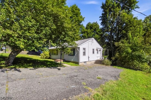 24 Jordan Ter, Dover Town, NJ 07801