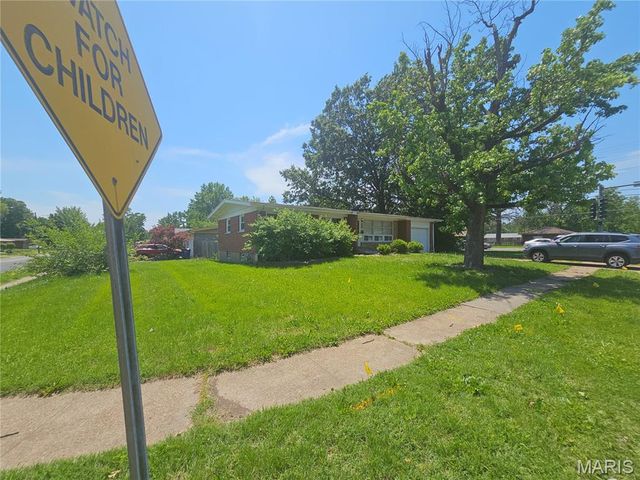 1500 Highmont Drive, St Louis, MO 63136